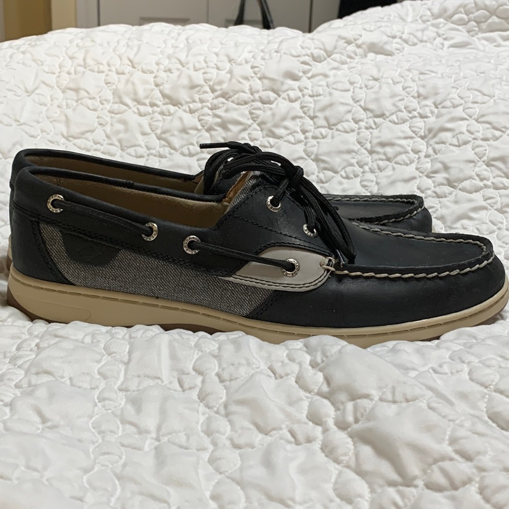 Sperry leather boat shoe. Never worn. Memory foam